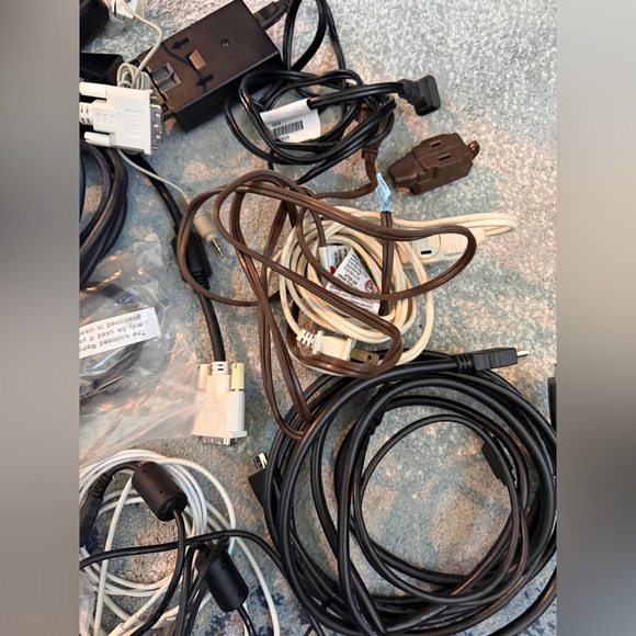 Assorted Electronic Cables Bundle - Picture 10 of 13
